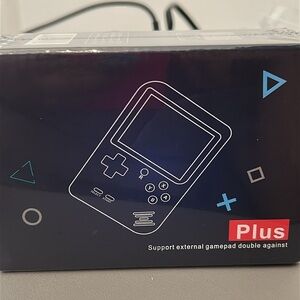 Handheld Retro Gaming Console.  400 Classic Games - Sealed